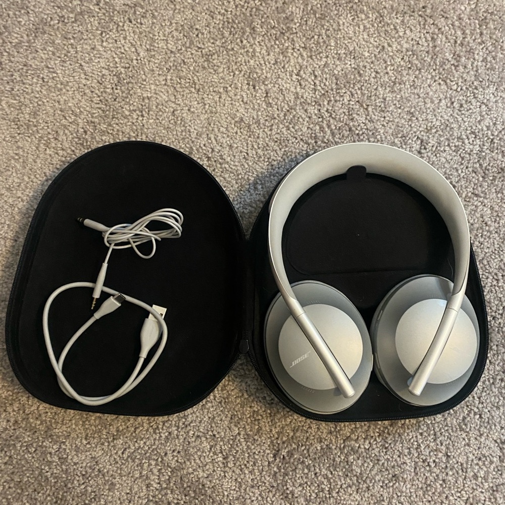 BOSE 700 NOISE CANCELLING HEADPHONES